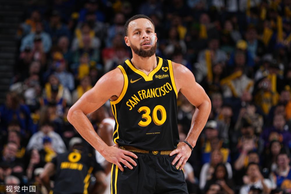 看着他以自 看着他以自