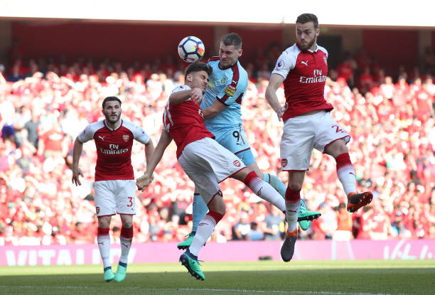 仅仅依靠身 仅仅依靠身